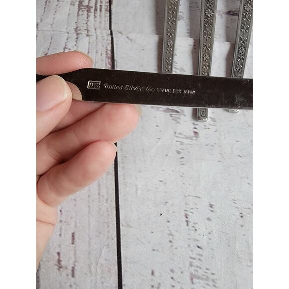 Vintage United Silver Co. USI2 Stainless Steel 6 Piece Of Soup Spoons 7-1/2” - Picture 3 of 4